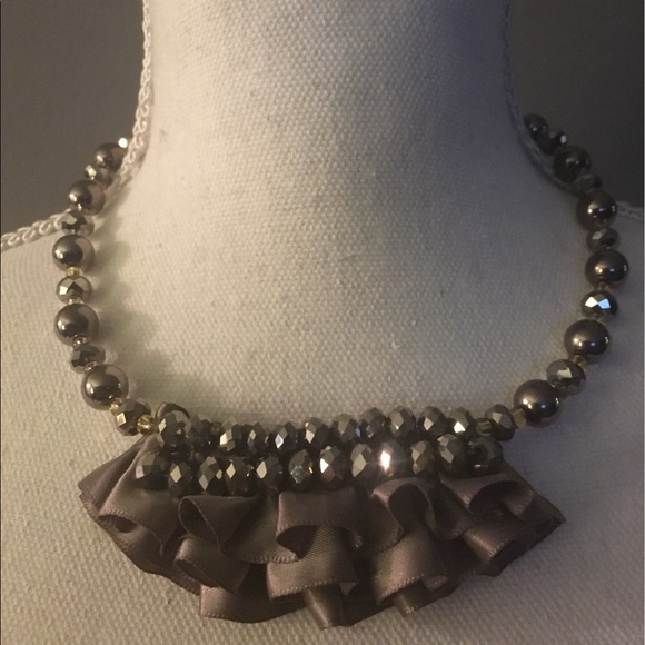 Elegant Handmade Ruffle Bead Metallic Statement Necklace Gift Festival - Picture 2 of 2